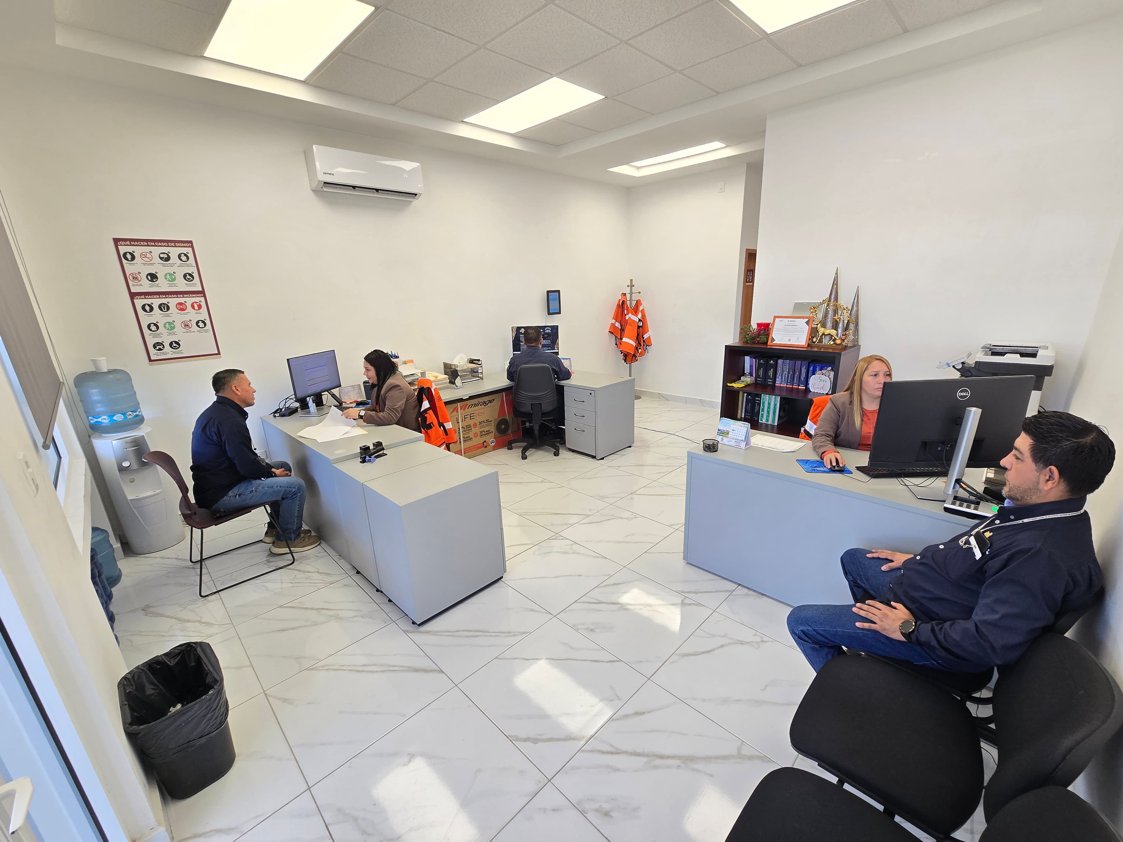 Multidependiente Puente de Comercio Mundial