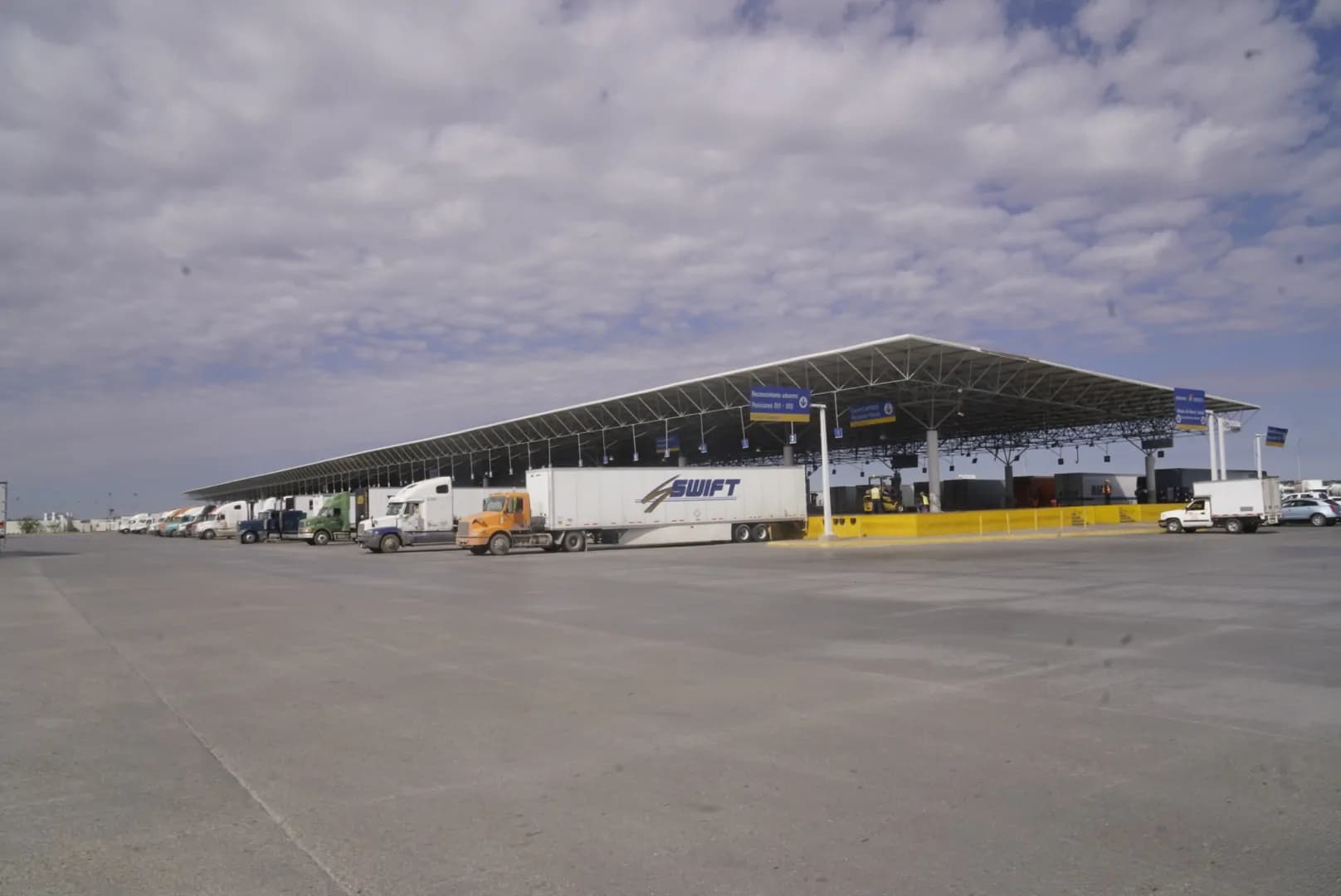 ASESORÍA PUENTE DE COMERCIO MUNDIAL